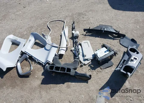 2018 Toyota Rav4 Xle from USA, damaged, VIN 2T3RFREV8JW780311